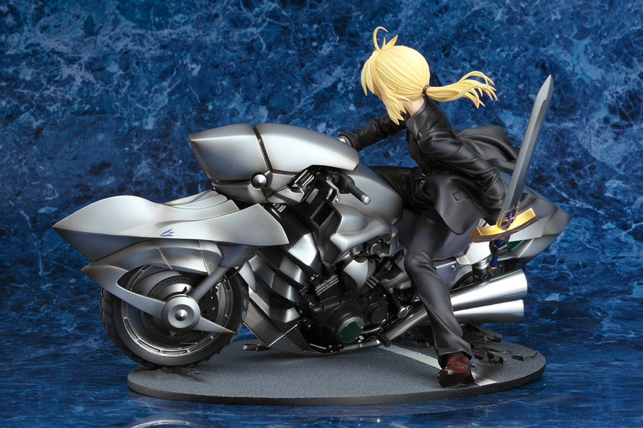 Fate/Grand Order - Saber & Saber Motored Cuirassier 1/8 Scale Figure (Re-release)