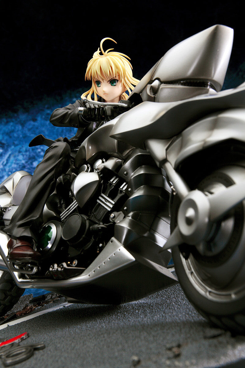 Fate/Grand Order - Saber & Saber Motored Cuirassier 1/8 Scale Figure (Re-release)