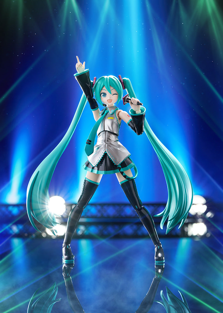 Hatsune Miku PLAMATEA model kit tampak depan dengan senyum khasnya