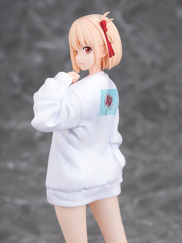 Lyoris Recoil - Chisato Nishikigi: Oversized Sweatshirt Ver. 1/7 Scale Figure
