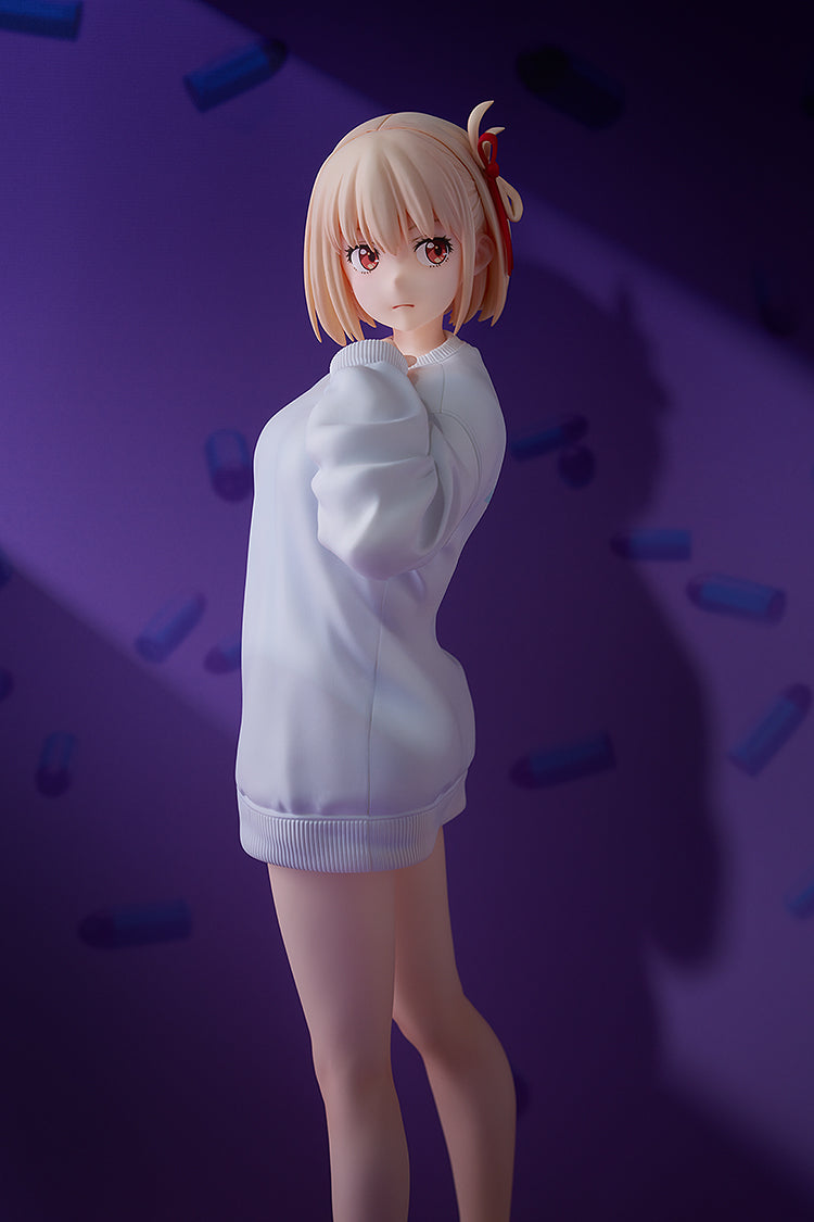 Lyoris Recoil - Chisato Nishikigi: Oversized Sweatshirt Ver. 1/7 Scale Figure