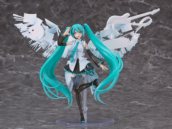 mikuページです！ PLAMATEA Hatsune Miku: Happy 16th Birthday Ver. Model Kit