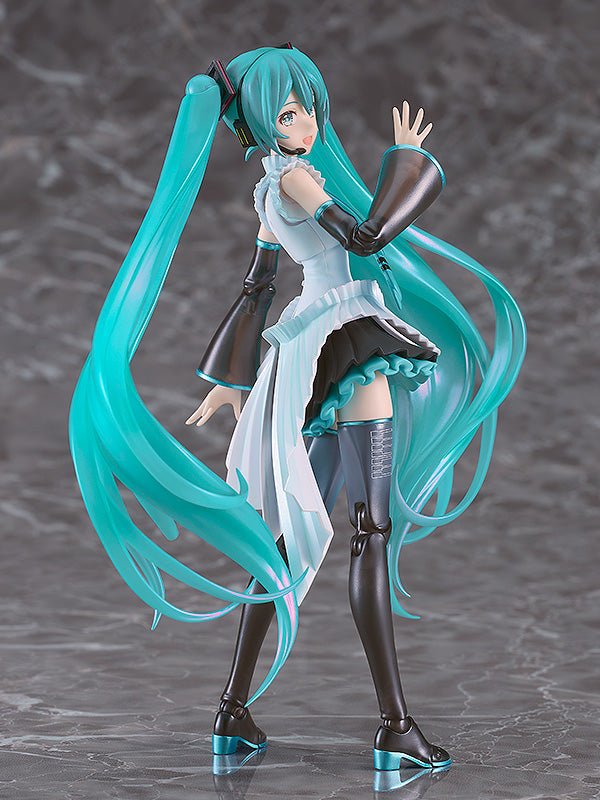 PLAMATEA Hatsune Miku: Happy 16th Birthday Ver. Model Kit (Rerelease)