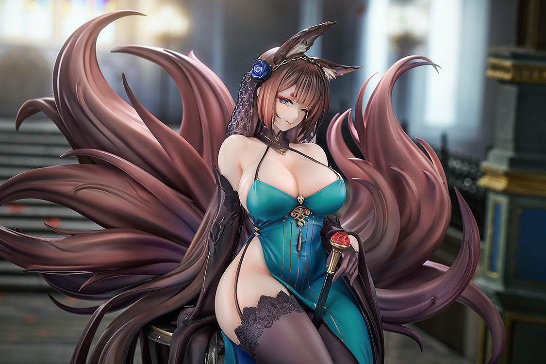 Azur Lane - Amagi: Throne of Fallen Petals Ver. 1/7 Scale Figure