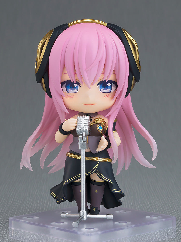 Nendoroid Megurine Luka V4X - tampilan full figure dengan rambut pink panjang dan aksesori mikrofon
