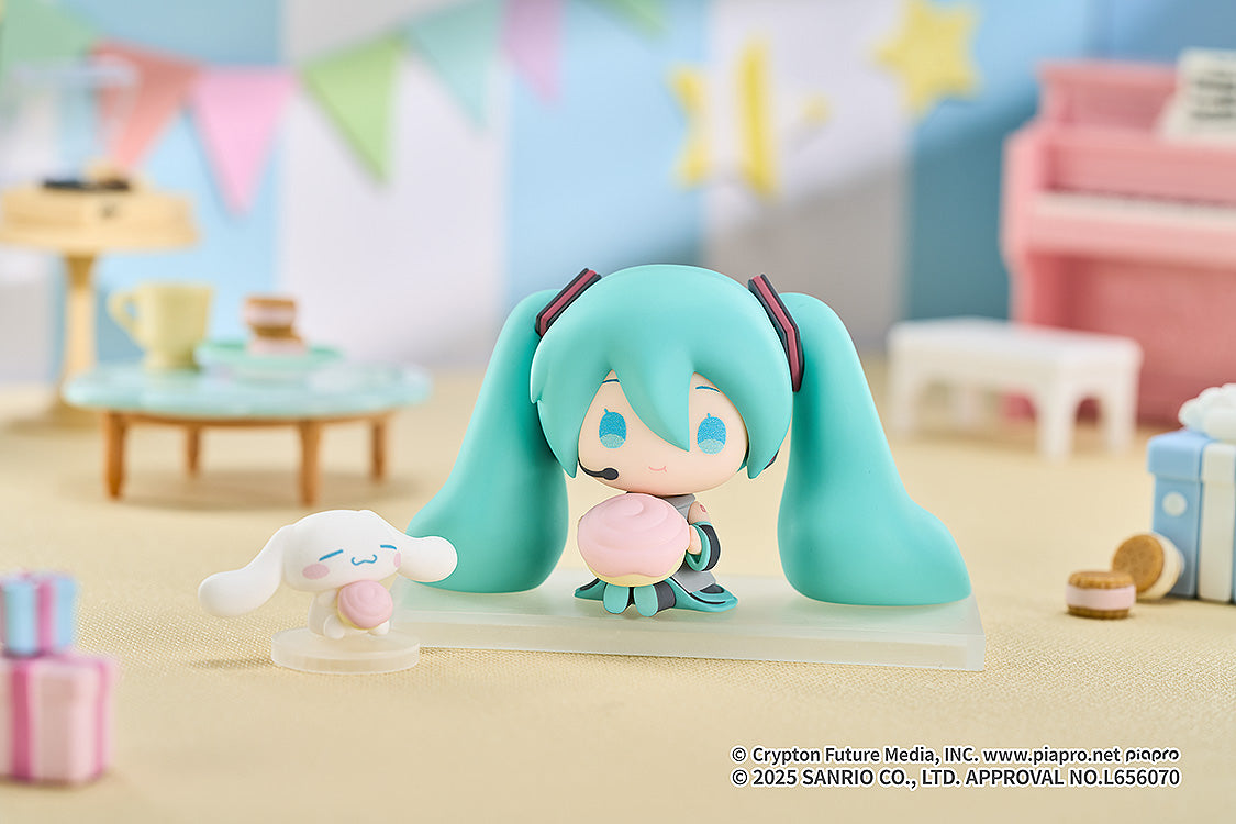 Collectible Figure Hatsune Miku x Cinnamoroll