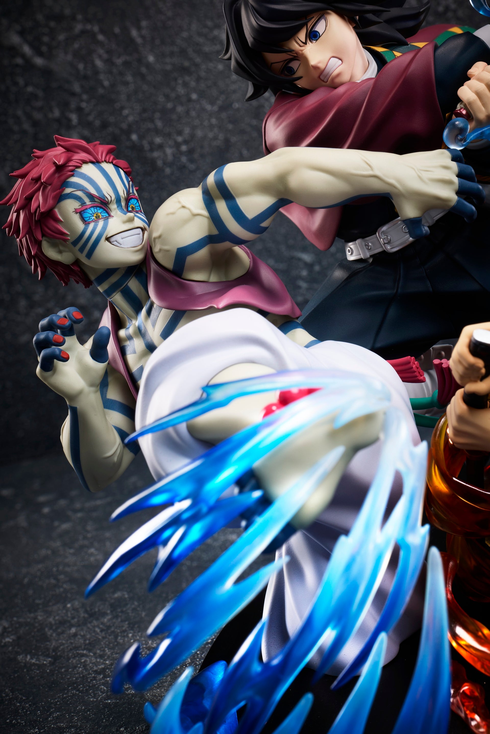 Demon Slayer: Kimetsu no Yaiba -  Tanjiro Kamado & Giyu Tomioka & Akaza Figure