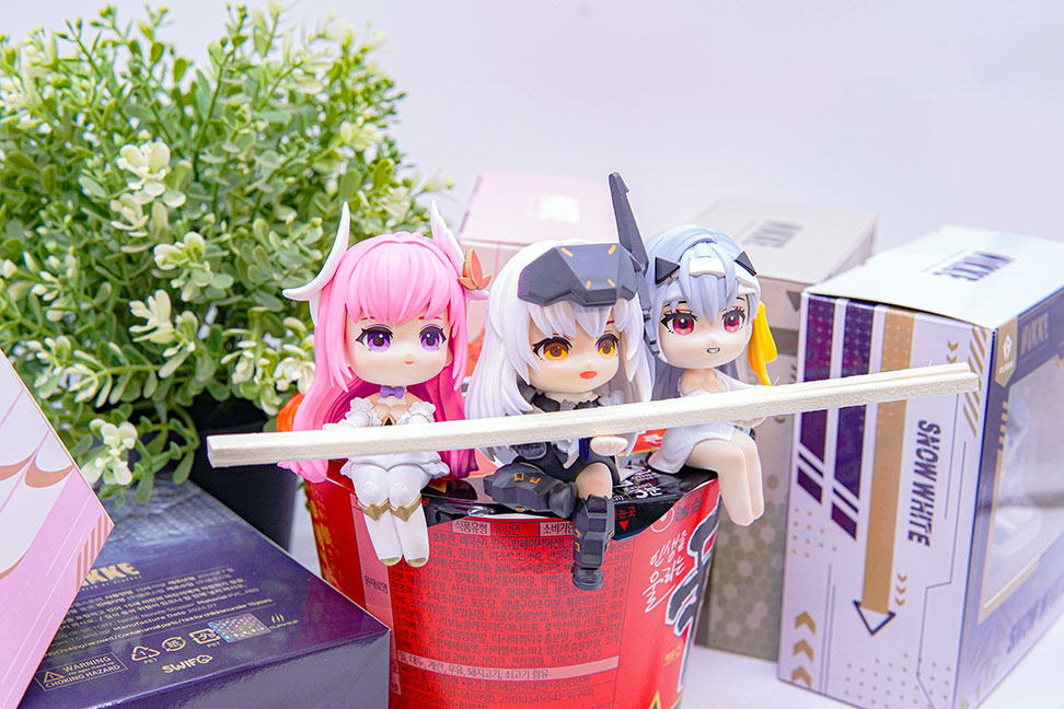 Goddess of Victory: Nikke - Noodle Cup Holder Dorothy Figure
