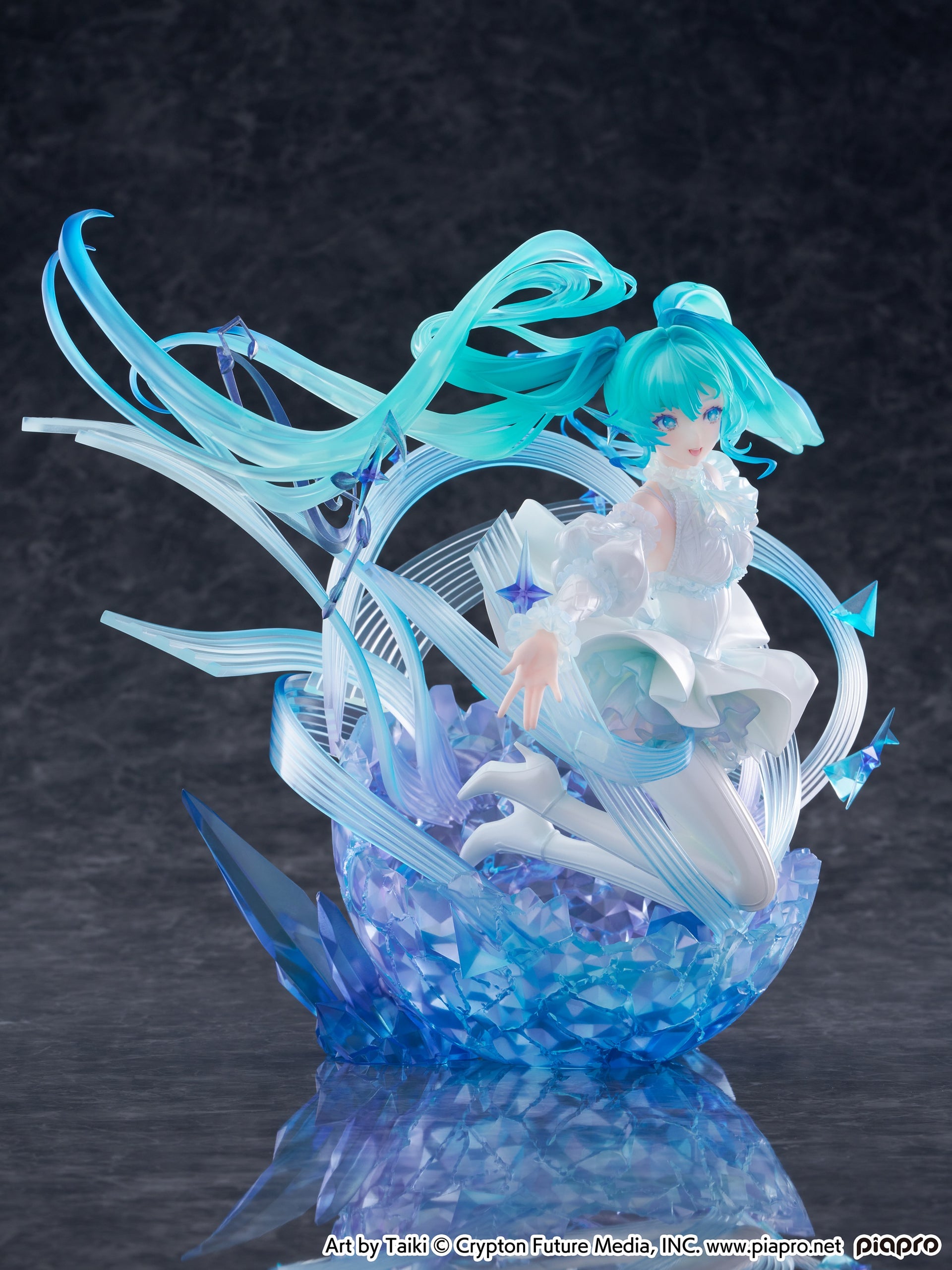 Hatsune Miku -Crystal Dress Ver. - 1/7 Scale Figure