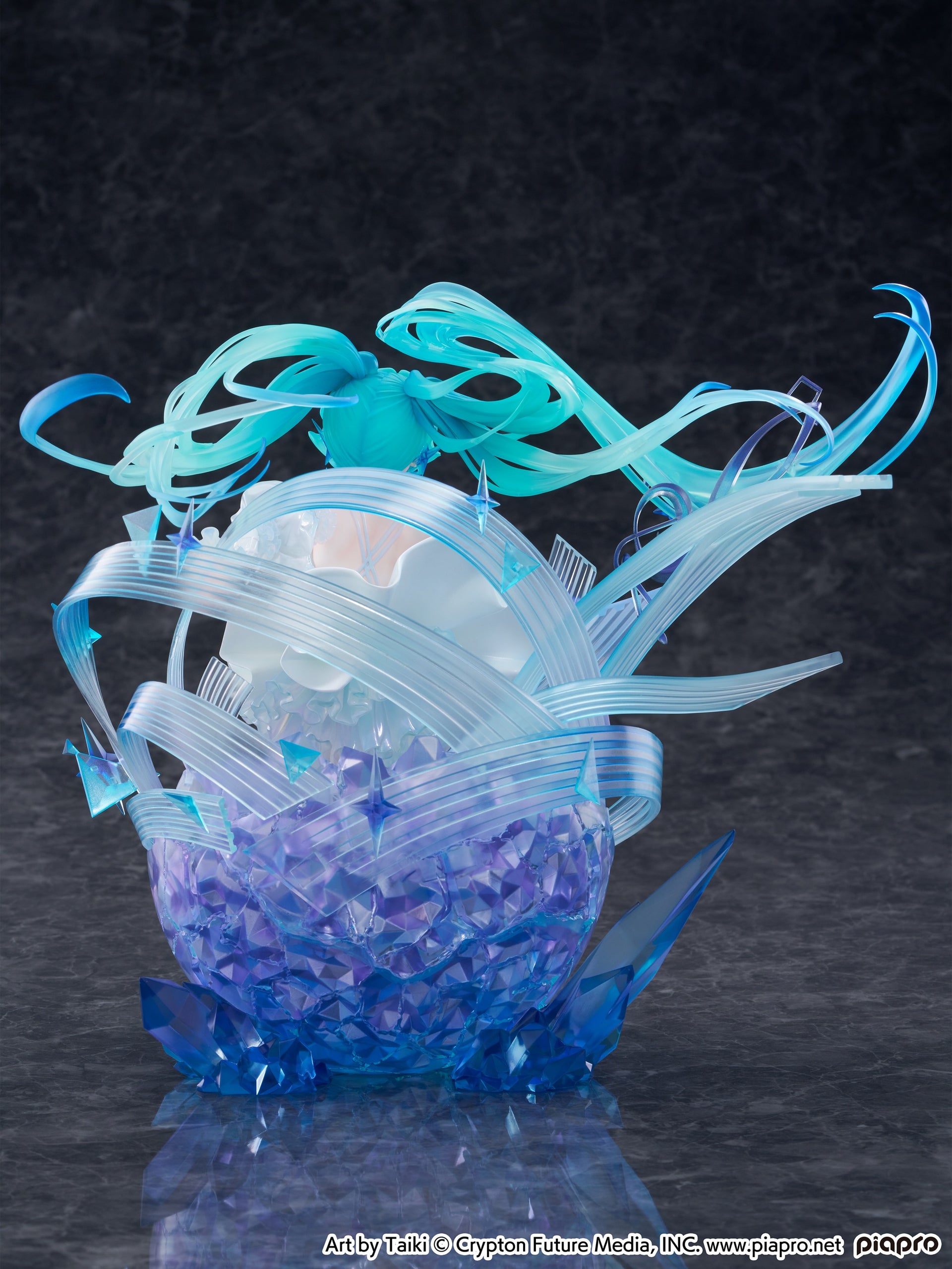 Hatsune Miku -Crystal Dress Ver. - 1/7 Scale Figure